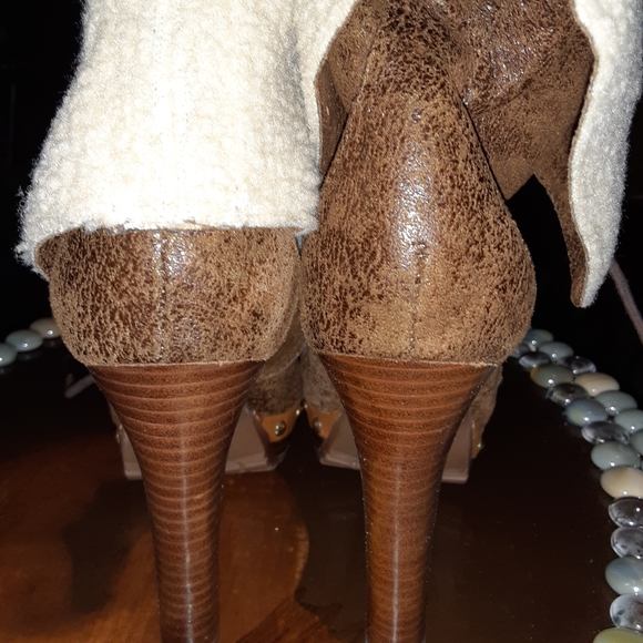 ANKLE HEEL BOOTS BY MICHEAL KORS - Picture 4 of 4